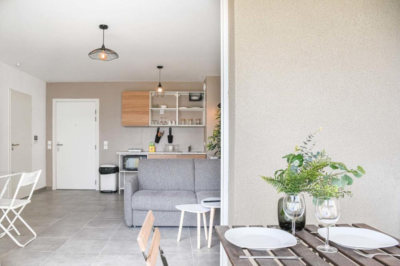 Appart Avec Terrasse Et Parking A 2 Min Du Metro Marseille Exteriör bild