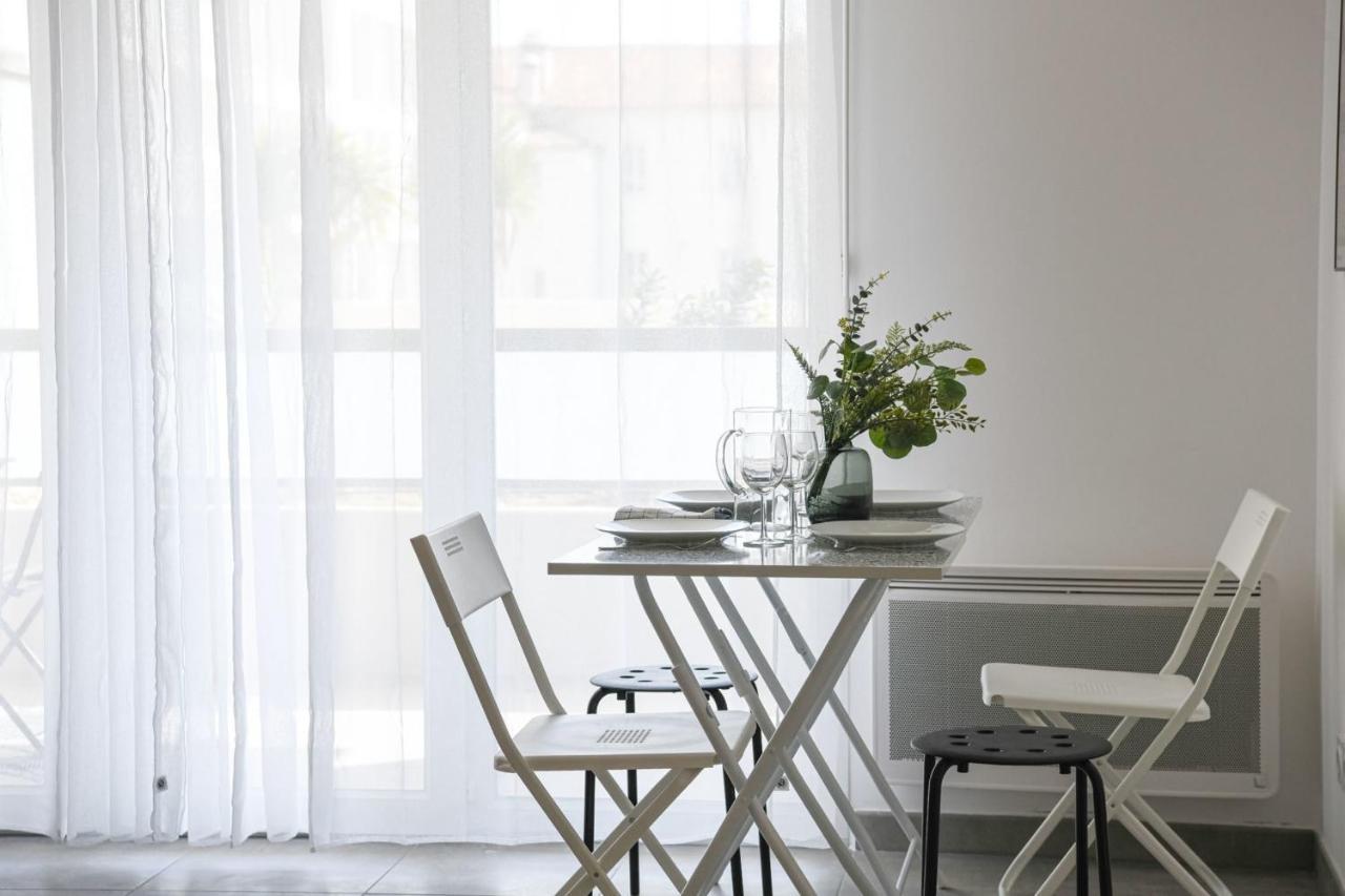 Appart Avec Terrasse Et Parking A 2 Min Du Metro Marseille Exteriör bild