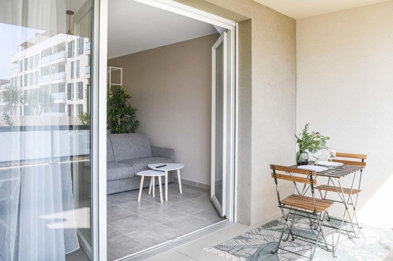 Appart Avec Terrasse Et Parking A 2 Min Du Metro Marseille Exteriör bild