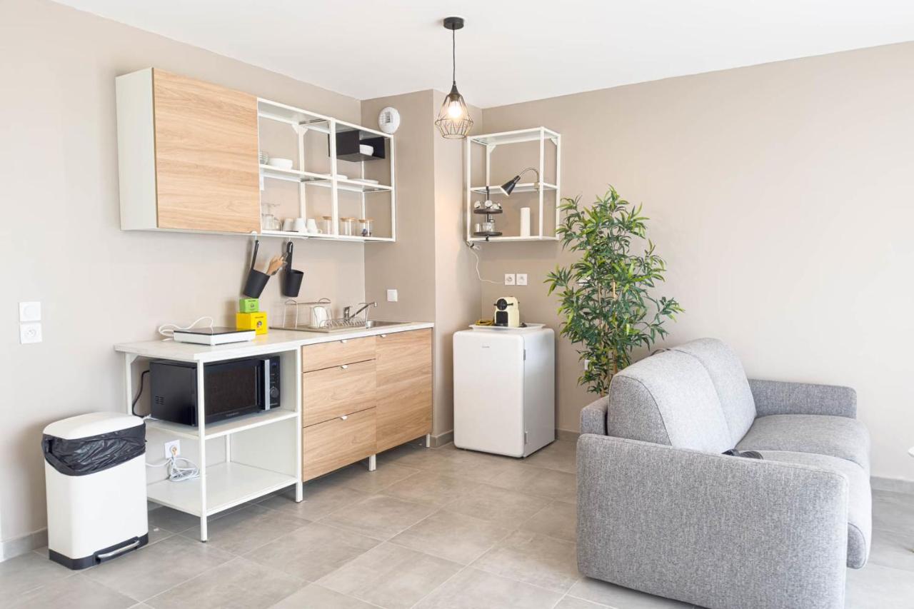 Appart Avec Terrasse Et Parking A 2 Min Du Metro Marseille Exteriör bild