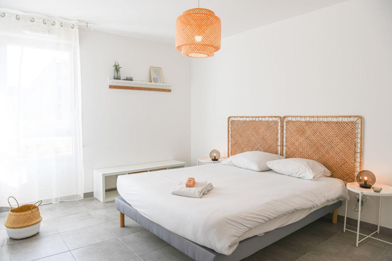 Appart Avec Terrasse Et Parking A 2 Min Du Metro Marseille Exteriör bild